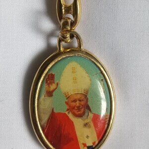 Pope Benedict XVI Collectible KeyChain Key Ring Souvenir Vatican Gold Color